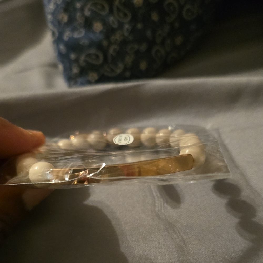 Plunder Gold and Cream Beaded Bracelet